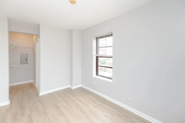 $1,400 | 732 West Bittersweet Place, Unit 408, Chicago, IL 60613