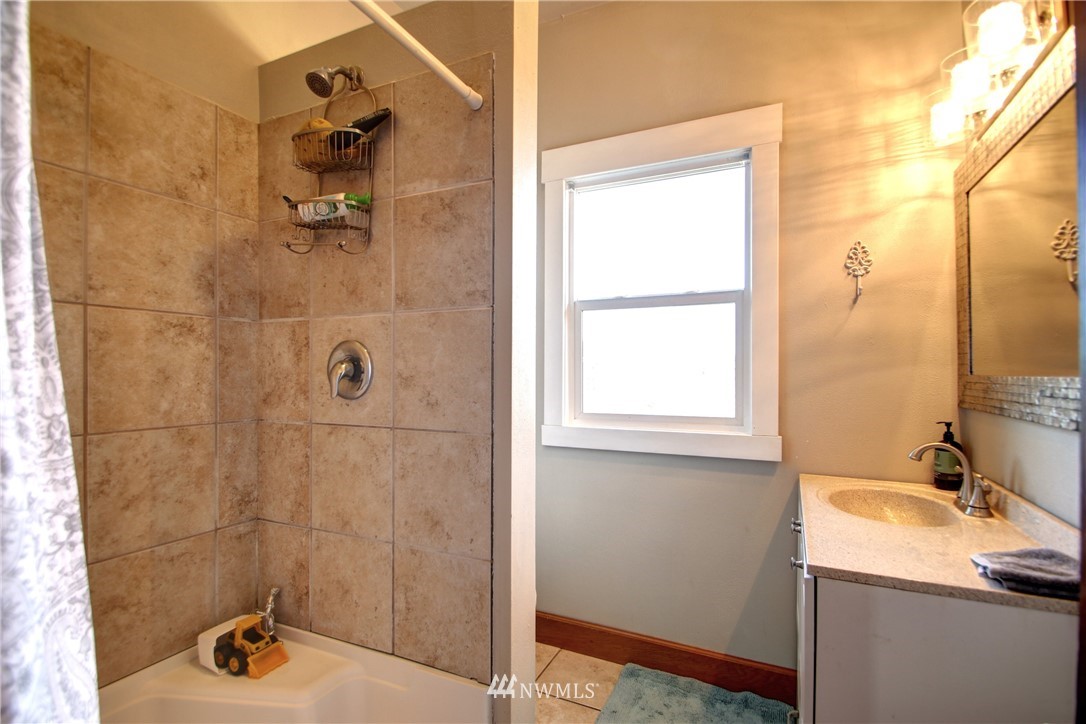 14379 Josh Wilson Road Burlington, WA 98233 - Photo 19 of 23 Gallery Image 19