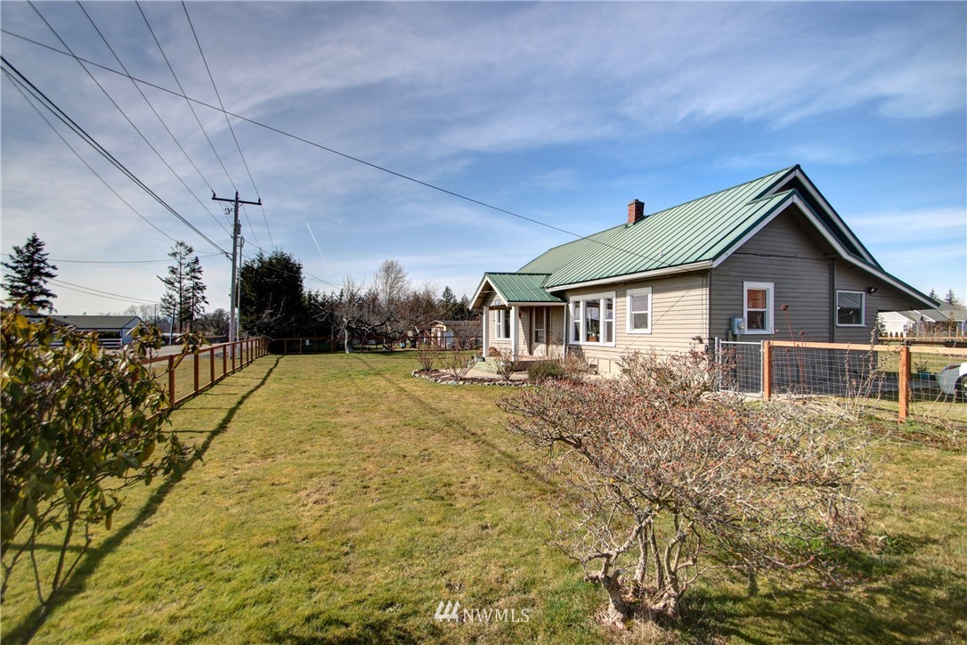 14379 Josh Wilson Road Burlington, WA 98233 - Photo 3 of 23 Gallery Image 3