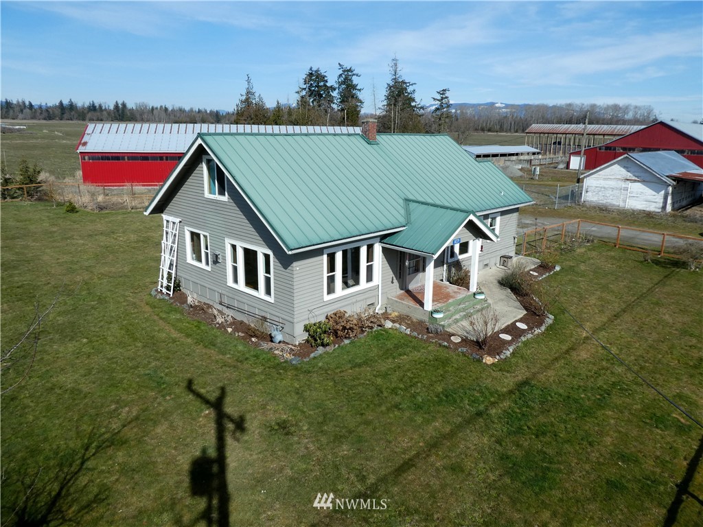 14379 Josh Wilson Road Burlington, WA 98233 - Photo 4 of 23 Gallery Image 4