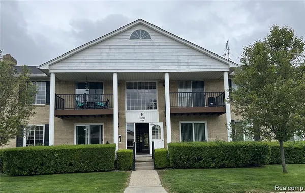 $129,900 | 34751 Kimberly Drive, Unit 1, Sterling Heights, MI 48312