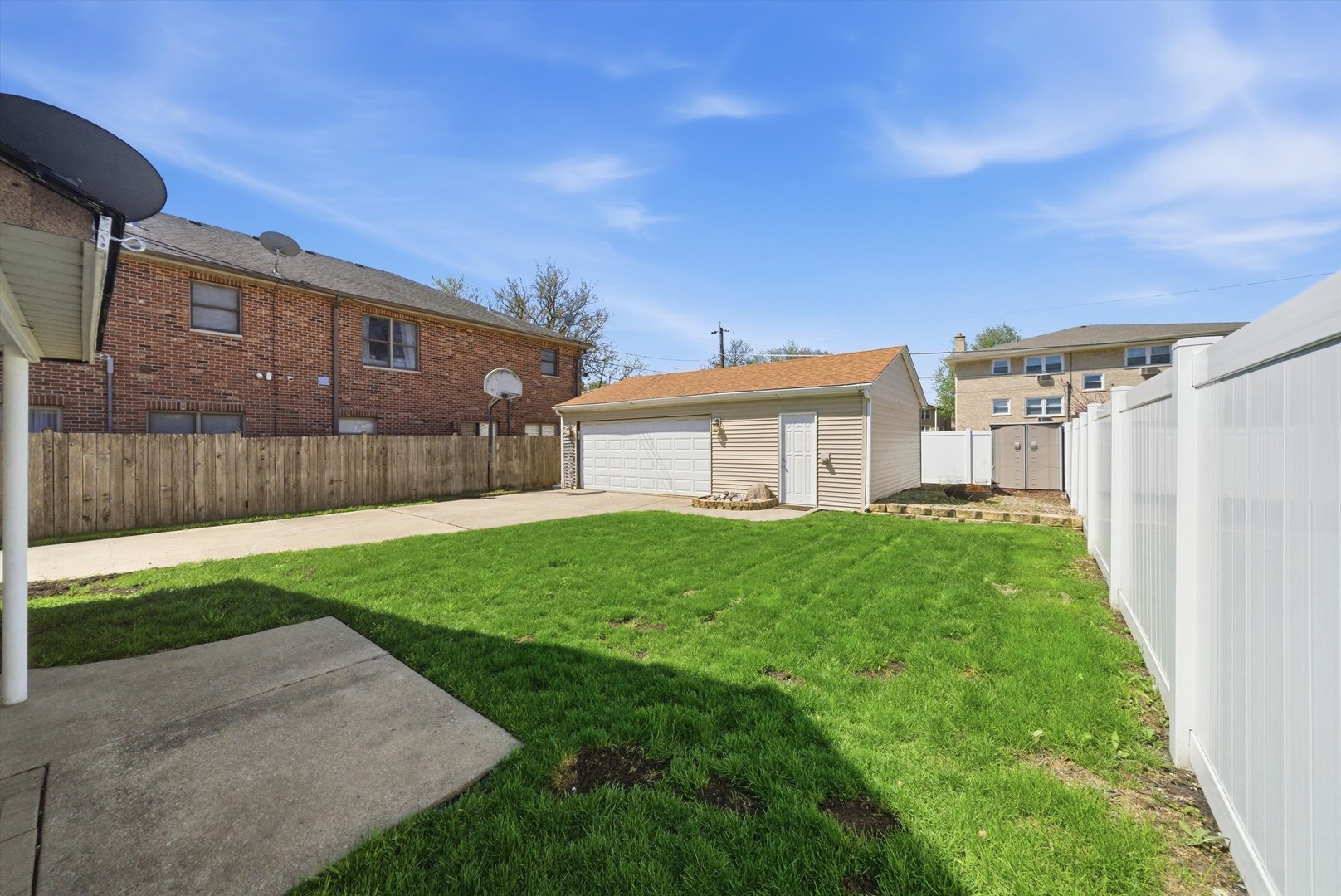 4636 Custer Avenue Brookfield, IL 60513 - Photo 22 of 23 a view of a house with a back yard