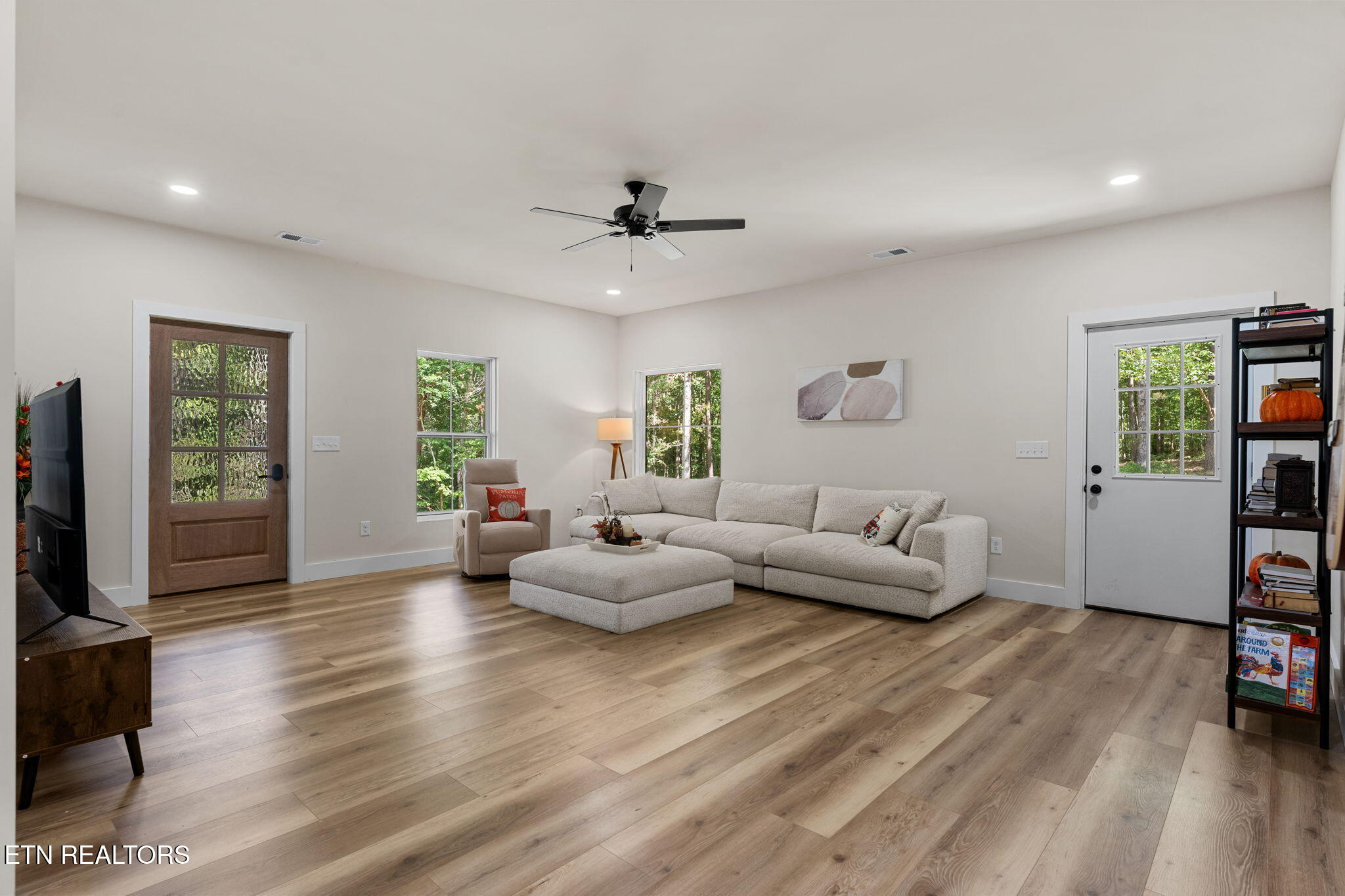 653 Briar Road Soddy-Daisy, TN 37379 - Photo 9 of 50 Family Room