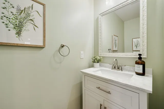 $675,000 | 36 Pearl Street, Grand Isle, VT 05458