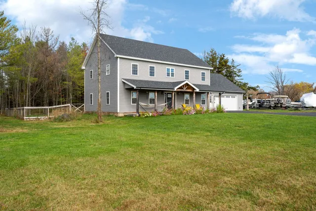$675,000 | 36 Pearl Street, Grand Isle, VT 05458