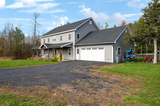 $675,000 | 36 Pearl Street, Grand Isle, VT 05458
