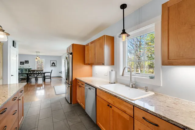 $675,000 | 36 Pearl Street, Grand Isle, VT 05458