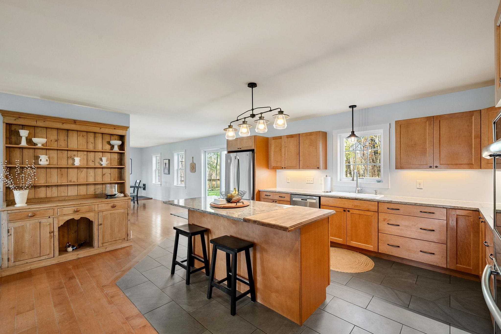 36 Pearl Street Grand Isle, VT 05458 - Photo 6 of 49