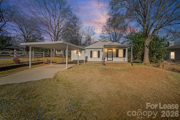 $1,980 | 211 9th Street, Belmont, NC 28012