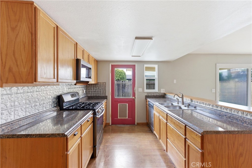 254 Bucknell Road Costa Mesa, CA 92626 - Photo 18 of 32