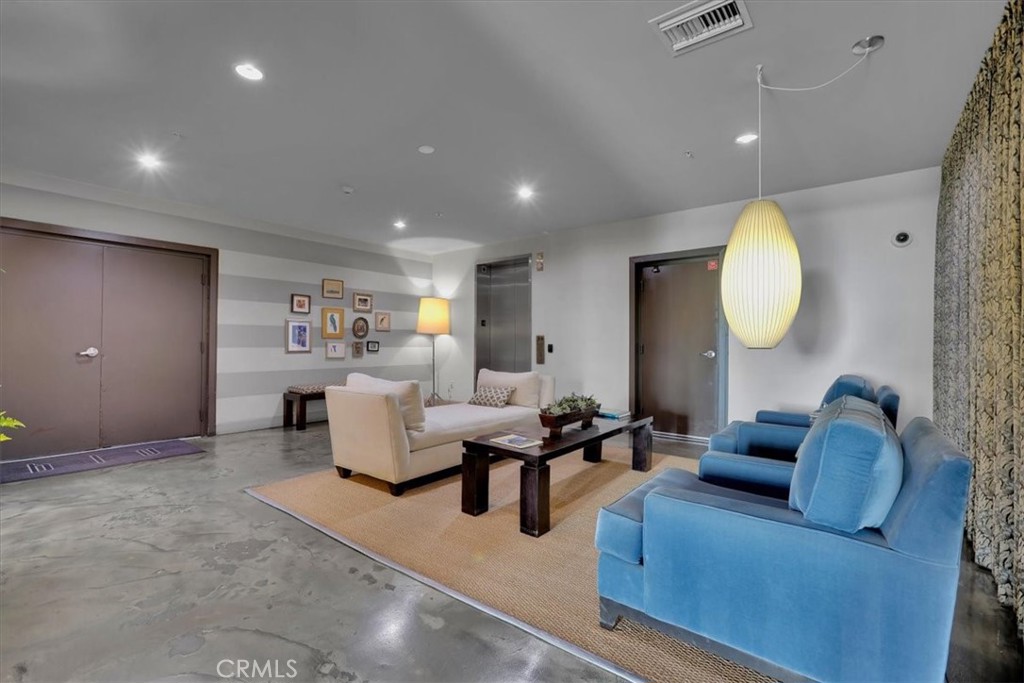 300 East 4th Street, Unit 103 Long Beach, CA 90802 - Photo 12 of 75