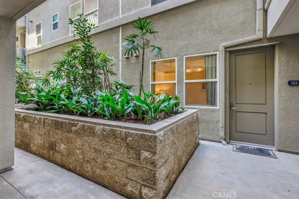 $748,000 | 300 East 4th Street, Unit 103, Long Beach, CA 90802