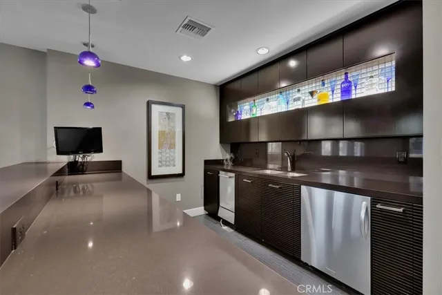 $748,000 | 300 East 4th Street, Unit 103, Long Beach, CA 90802