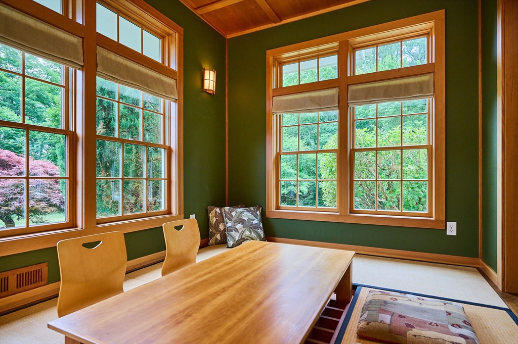 46 Sovereign Way Northampton, MA 01062 - Photo 7 of 42