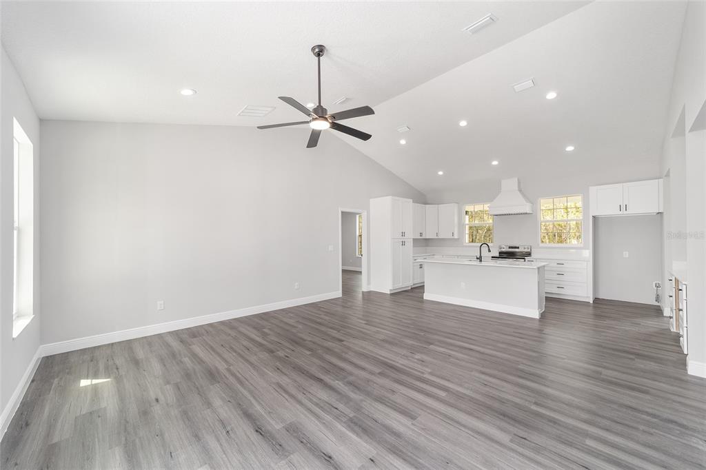 1370 Northeast 151 Avenue Williston, FL 32696 - Photo 11 of 51 a view of kitchen with a sink and microwave