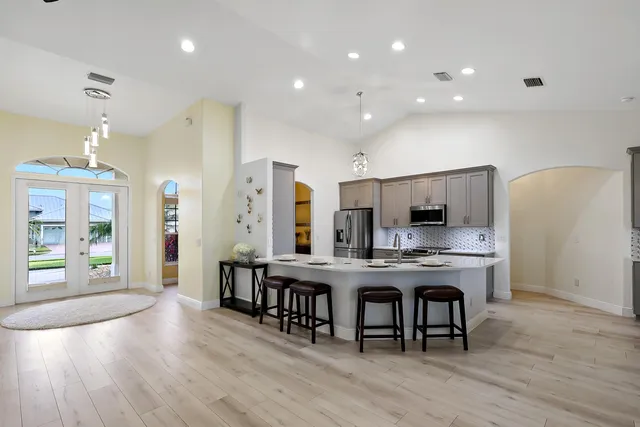 $550,000 | 6540 36th Place, Vero Beach, FL 32966