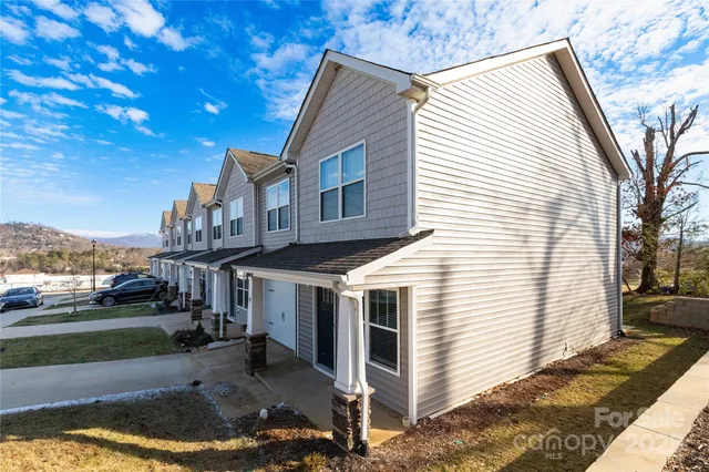 $341,500 | 103 Gregory Court, Weaverville, NC 28787