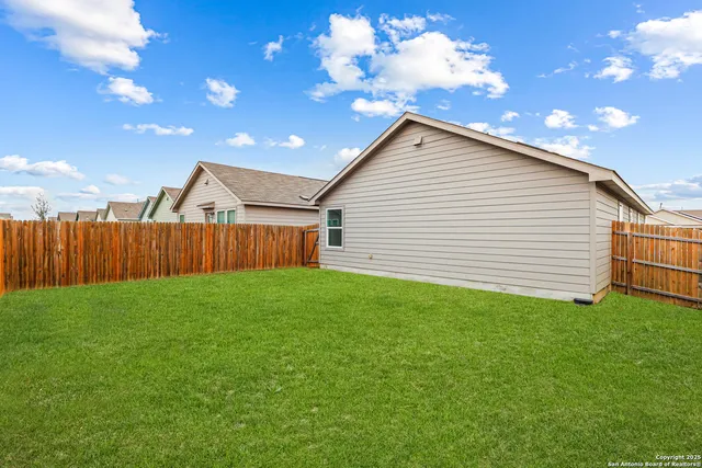 $1,900 | 2811 Gustavo Drive, Converse, TX 78109
