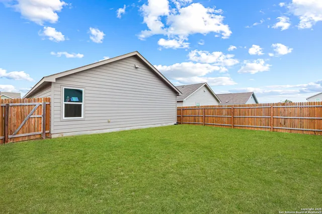 $1,900 | 2811 Gustavo Drive, Converse, TX 78109