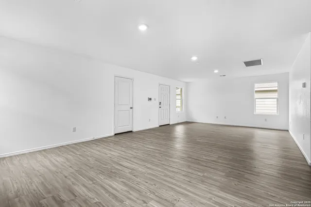 $1,900 | 2811 Gustavo Drive, Converse, TX 78109