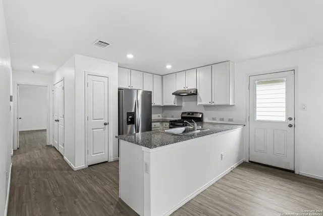 $1,900 | 2811 Gustavo Drive, Converse, TX 78109