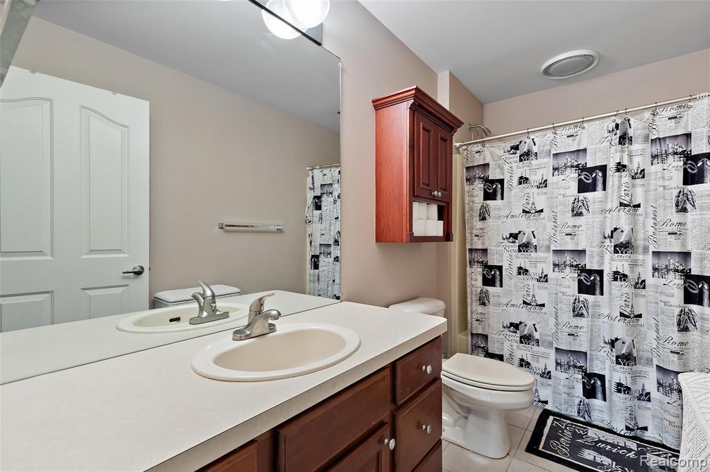 1656 Blushing Court Rochester Hills, MI 48307 - Photo 37 of 48