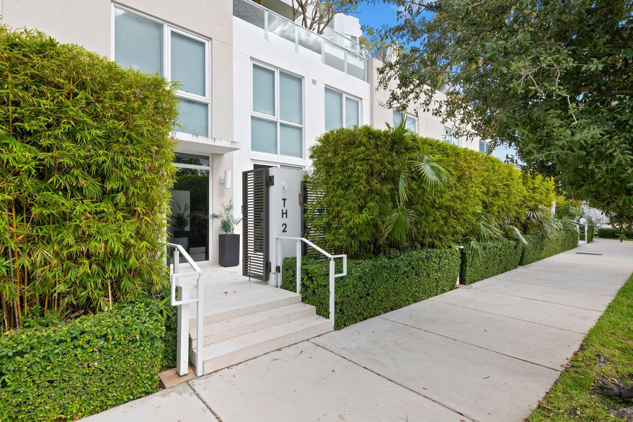 401 North Birch Road, Unit TH2 Fort Lauderdale, FL 33304 - Photo 39 of 39 Photo 39