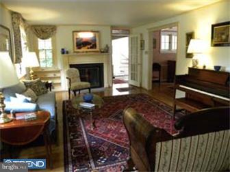 100 Blackthorn Road Wallingford, PA 19086 - Photo 3 of 12 Living Room