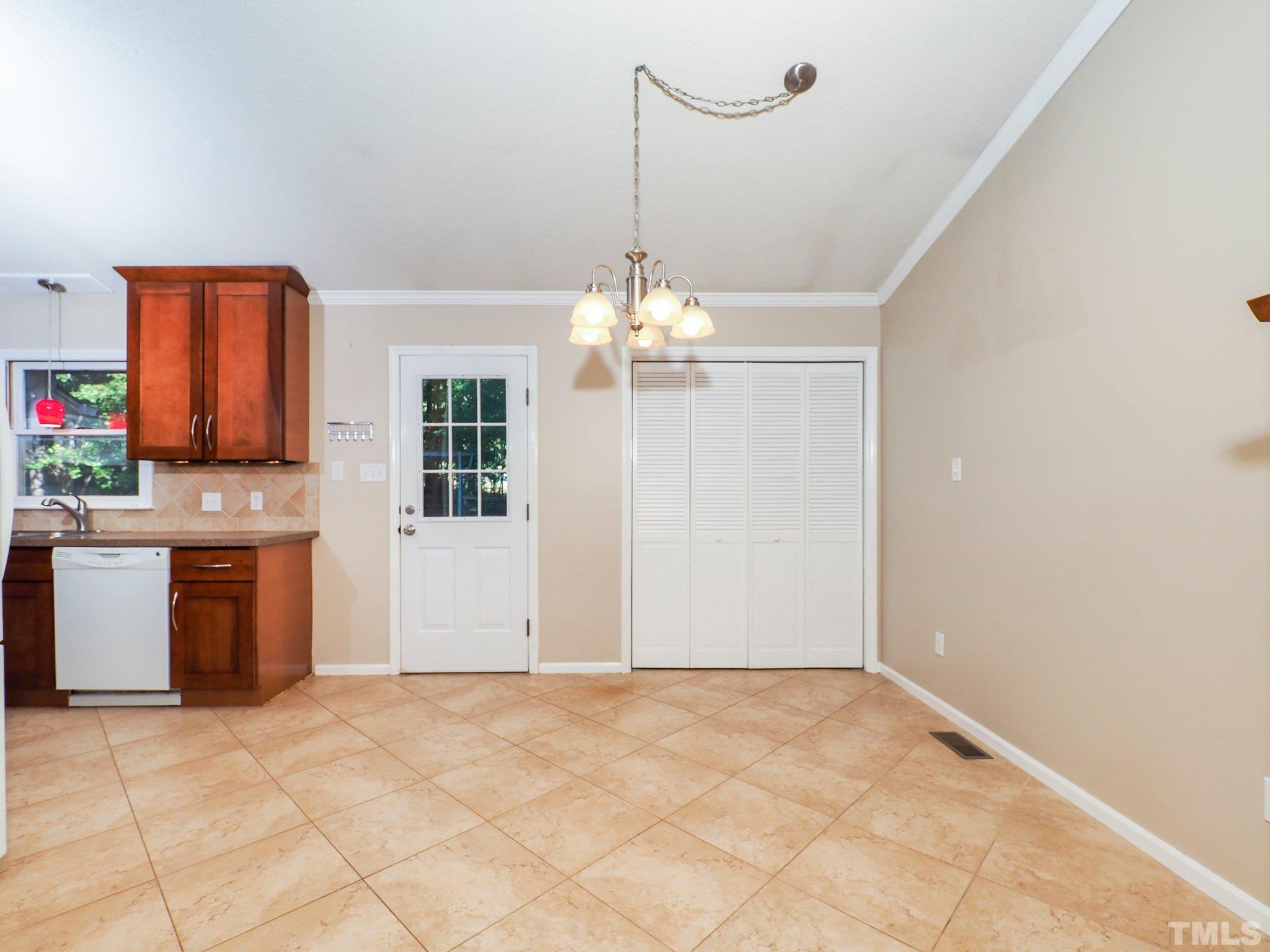 4212 Surry Ridge Circle Apex, NC 27539 - Photo 6 of 17 Gallery Image 6