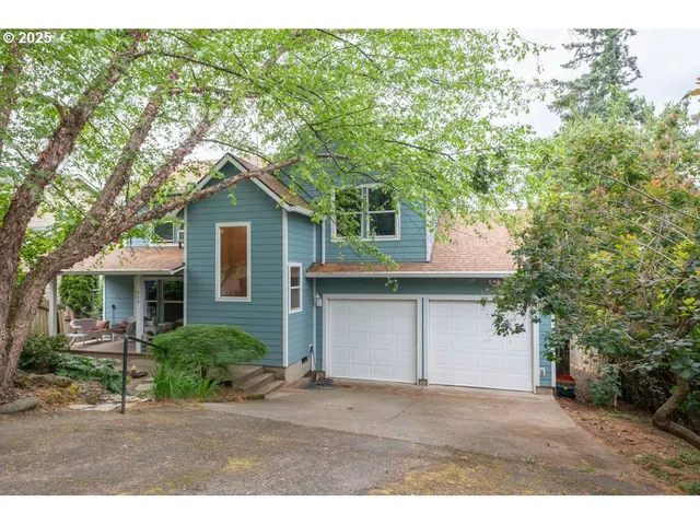 a house view with a outdoor space