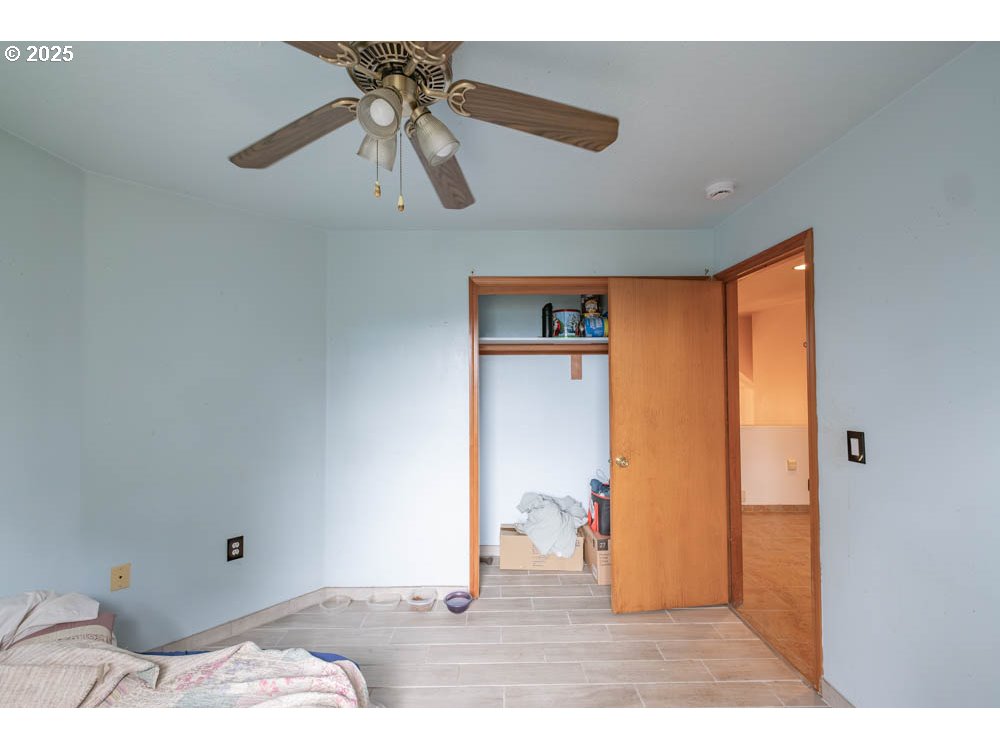 609 Van Buren Street Oregon City, OR 97045 - Photo 29 of 34 a view interior of the house