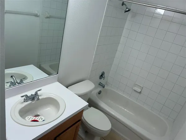 $2,200 | 360 Cape Harbour Loop, Unit 105, Bradenton, FL 34212