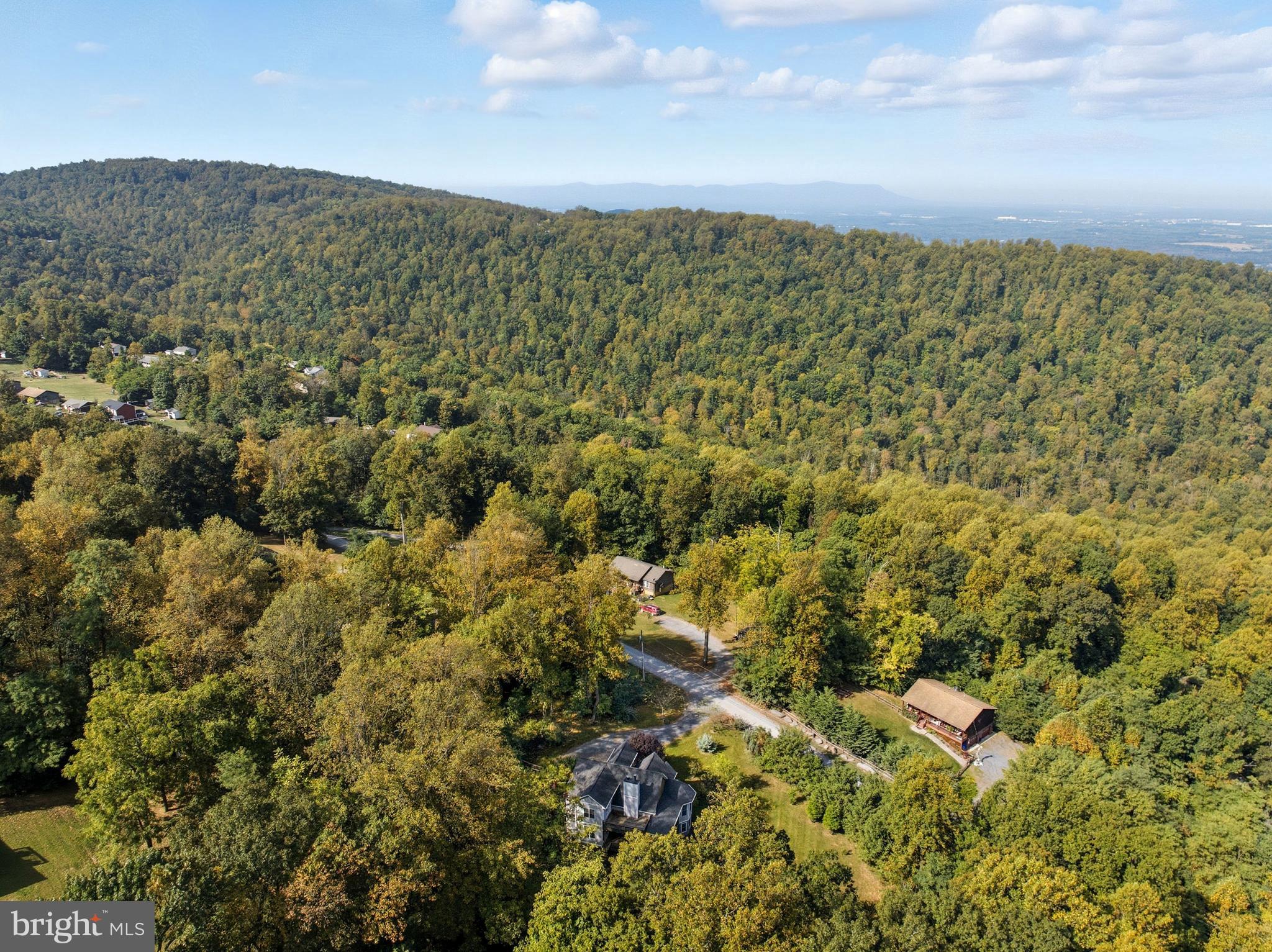 540 Mcdonalds Farm Road Linden, VA 22642 - Photo 9 of 60 a view of a large building