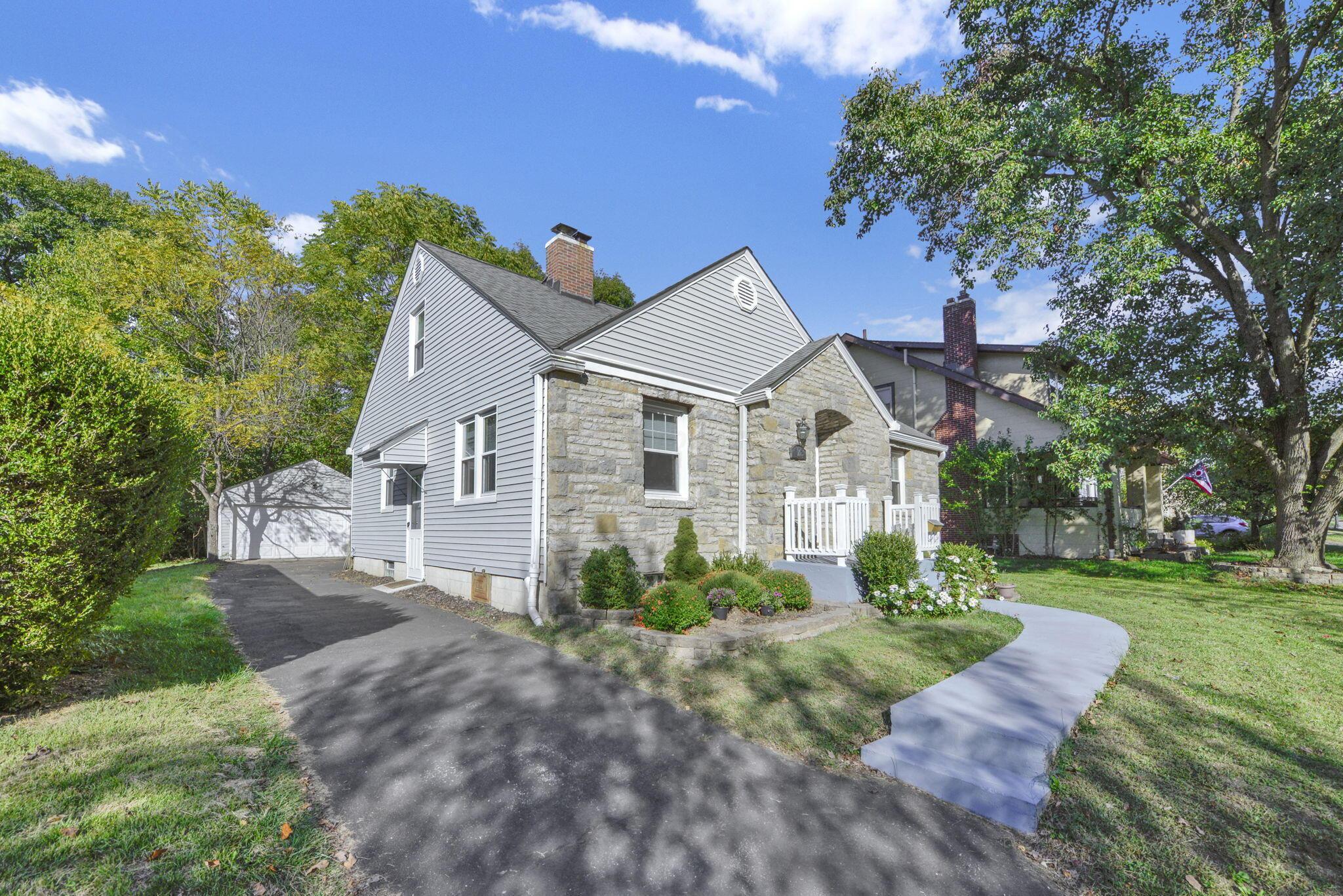 128 Blenheim Road Columbus, OH 43214 - Photo 3 of 47 2-web-or-mls-128-blenheim-rd