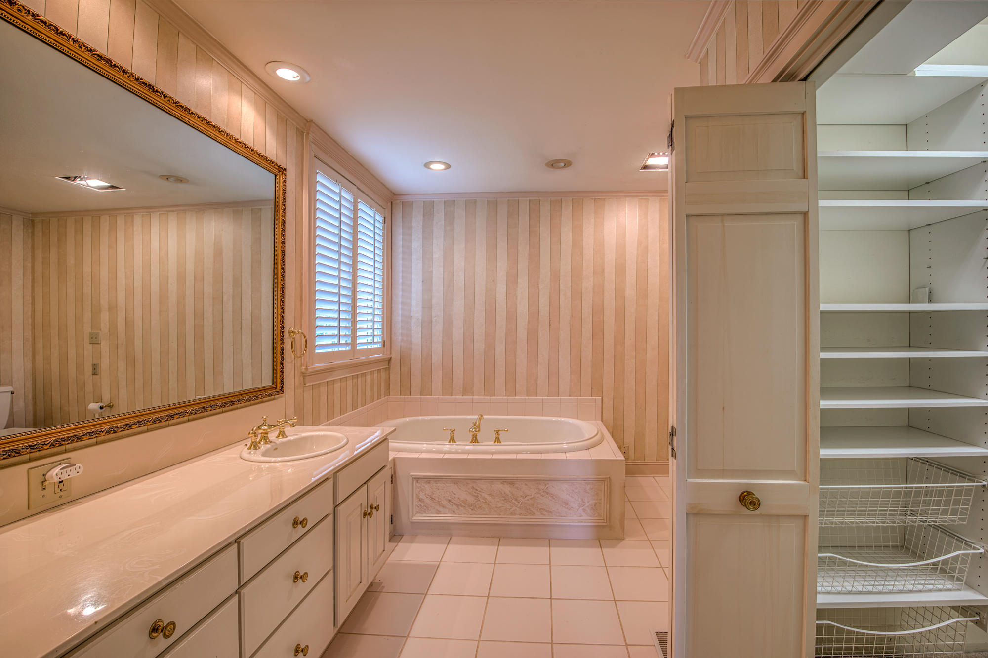 111 Fieldcrest Road Bristol, TN 37620 - Photo 27 of 52 DSC_3983_59-s-motion