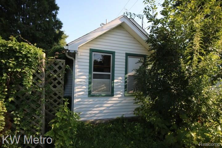 1516 Sibley Avenue Rochester Hills, MI 48307 - Photo 4 of 33