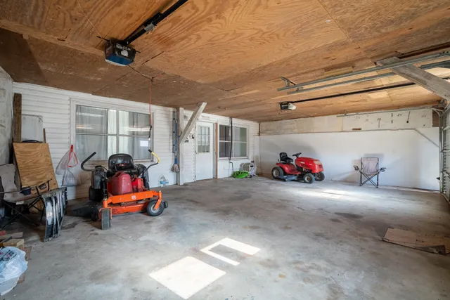 a view of a garage