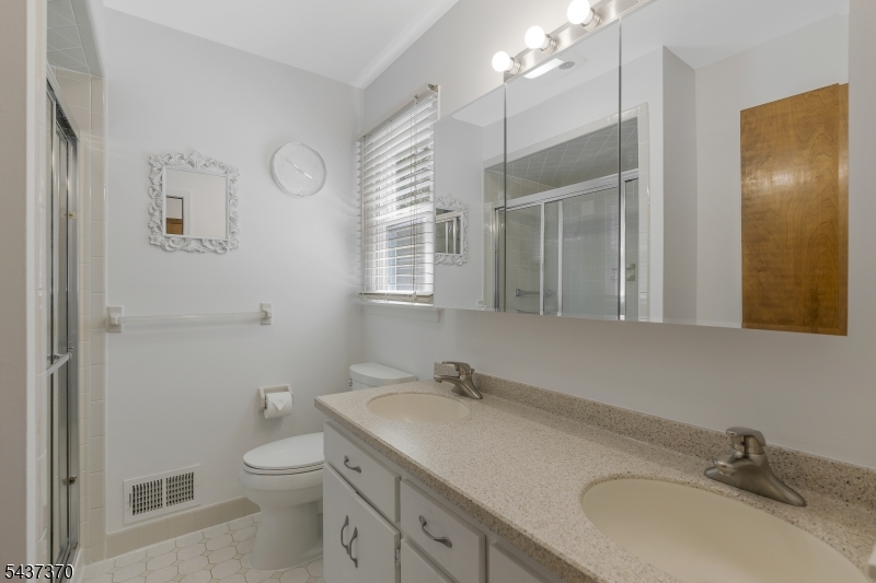9 Grouse Road Warren, NJ 07059 - Photo 24 of 43