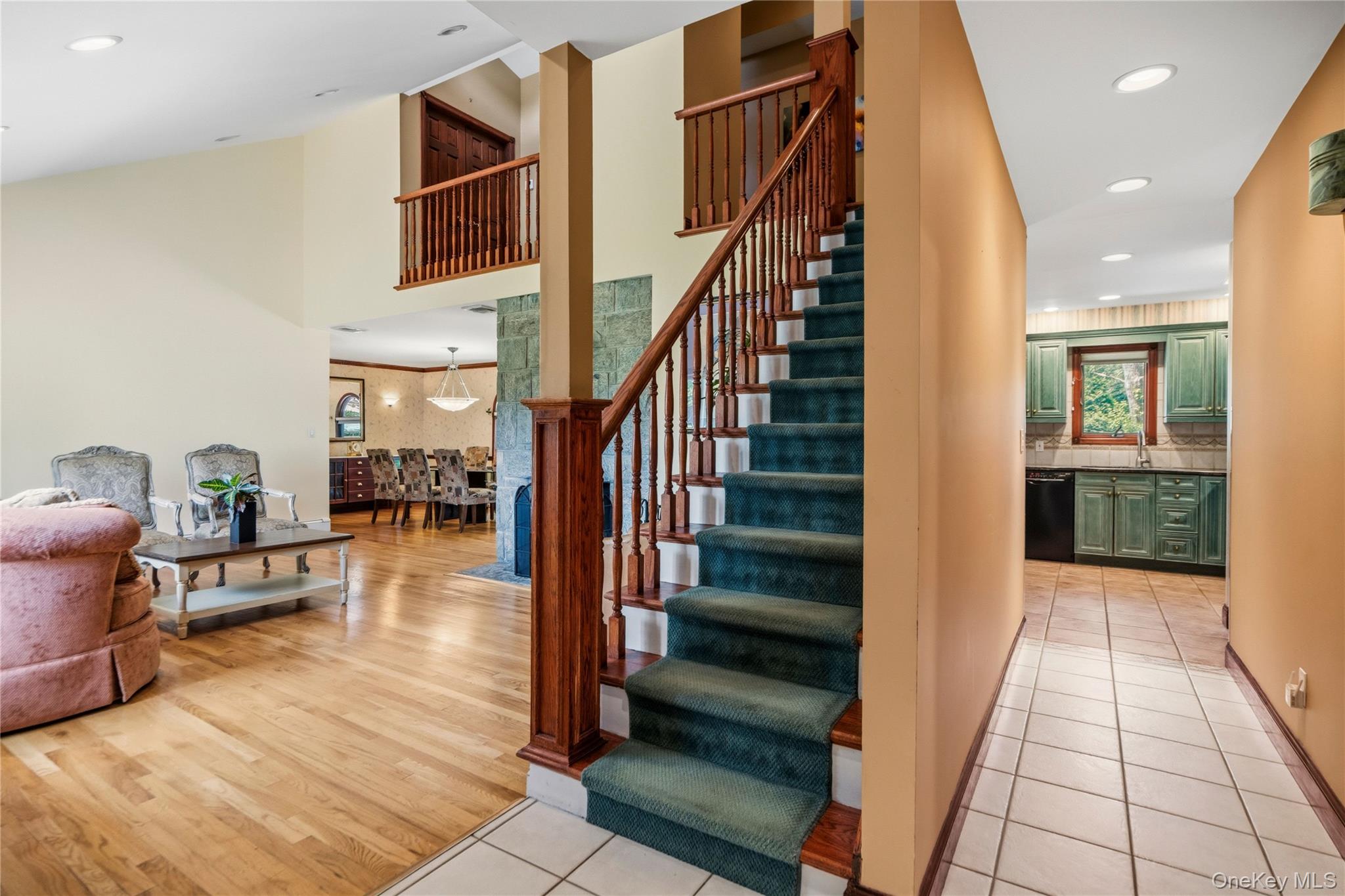 565 Mohawk Road West West Hempstead, NY 11552 - Photo 5 of 48