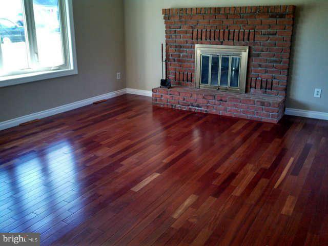110 West Road Mount Airy, MD 21771 - Photo 14 of 18 Living Room