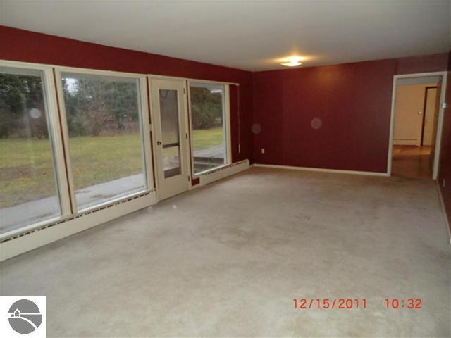 834 Cass Road Traverse City, MI 49696 - Photo 14 of 25 1732361-13.JPG