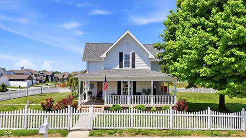 $525,000 | 2720 South 650 East, Whitestown, IN 46075