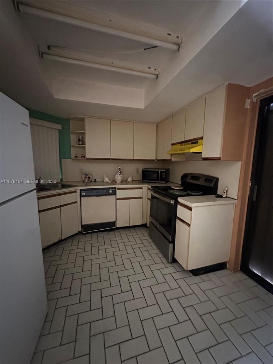 14975 Southwest 48th Terrace, Unit 25E Miami, FL 33185 - Photo 7 of 16
