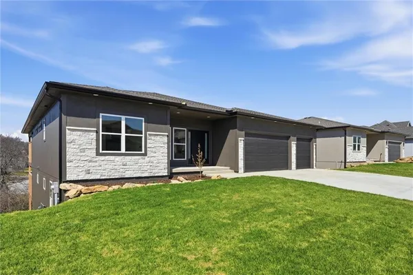 $795,000 | 1412 Northeast Ernest Way, Lee's Summit, MO 64086