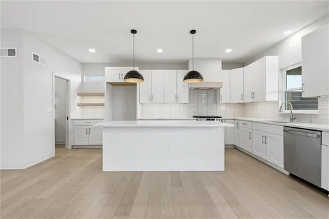 $795,000 | 1412 Northeast Ernest Way, Lee's Summit, MO 64086