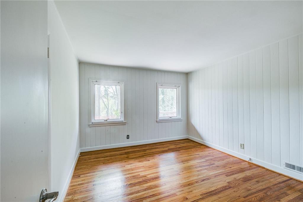 378 Hillside Drive Northwest Atlanta, GA 30342 - Photo 11 of 16