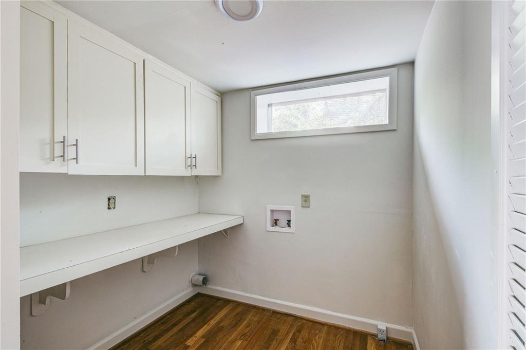 378 Hillside Drive Northwest Atlanta, GA 30342 - Photo 13 of 16