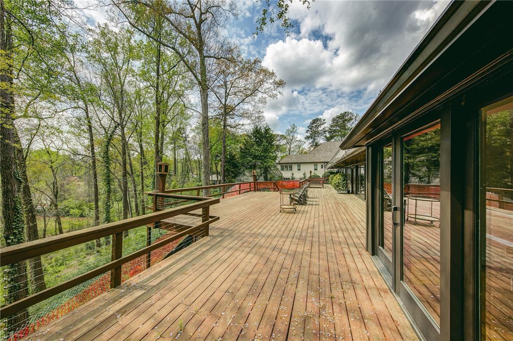 378 Hillside Drive Northwest Atlanta, GA 30342 - Photo 14 of 16