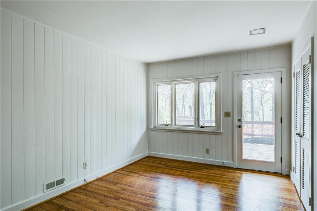 378 Hillside Drive Northwest Atlanta, GA 30342 - Photo 8 of 16