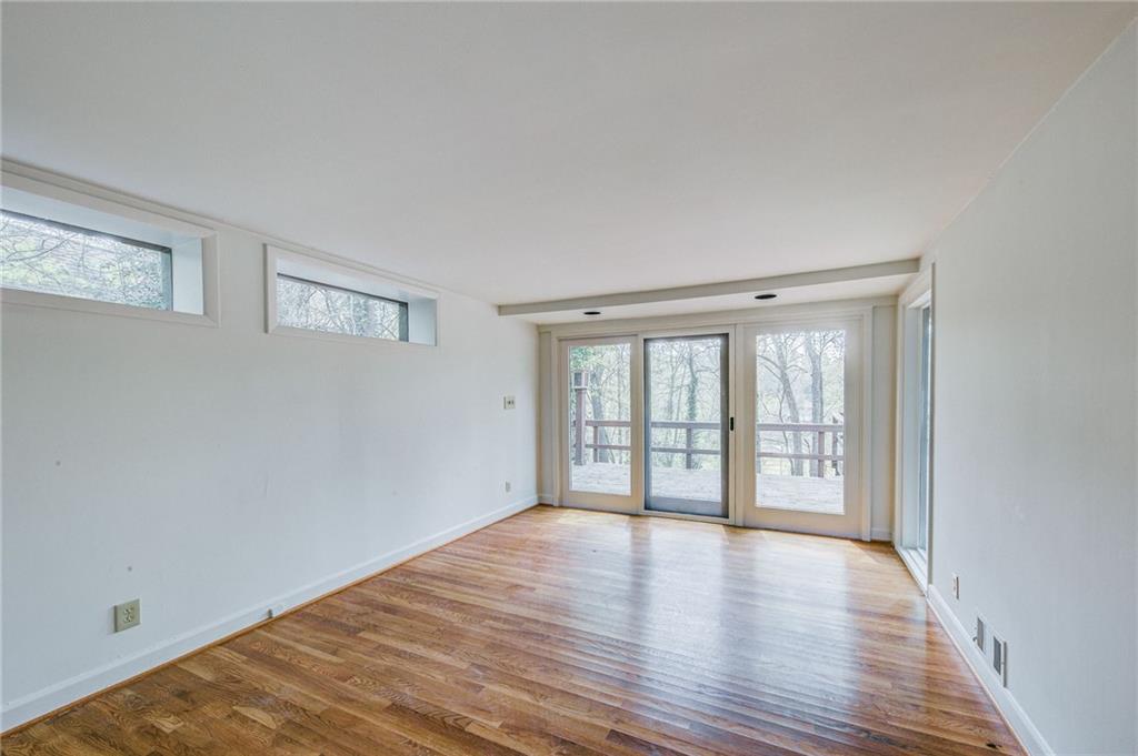 378 Hillside Drive Northwest Atlanta, GA 30342 - Photo 9 of 16